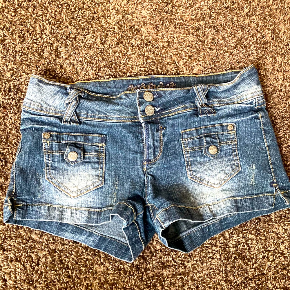 Size 3 Juniors Truce blue jean shorts